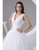 Elegant White Vneck Ballgown Sequins Wedding Dress