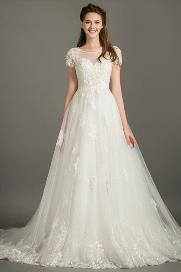 Modest Ball-gown Scoop Neck Court Train Lace Tulle Wedding Dress