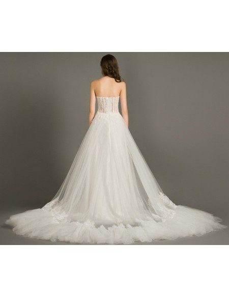 Special Ball-gown Sweetheart Chapel Train Tulle Wedding Dress With Lace
