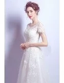 Feminine Ball-gown Scoop Neck Court Train Tulle Wedding Dress With Lace