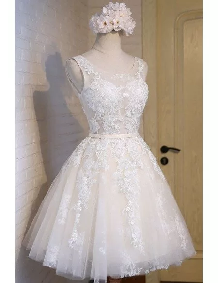 Dreamy Ball-gown Scoop Neck Short Tulle Homecoming Dress With Appliques Lace