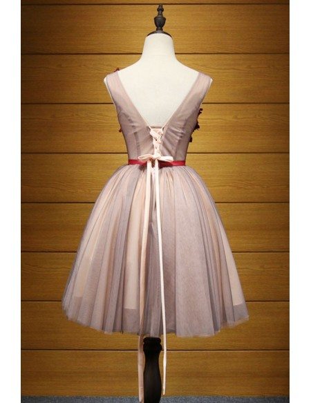 Lovely Ball-gown V-neck Short Tulle Homecoming Dress With Appliques Lace
