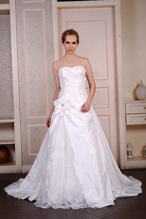 Ball-Gown/Princess Sweetheart Court Train Tulle Lace Prom Dresses