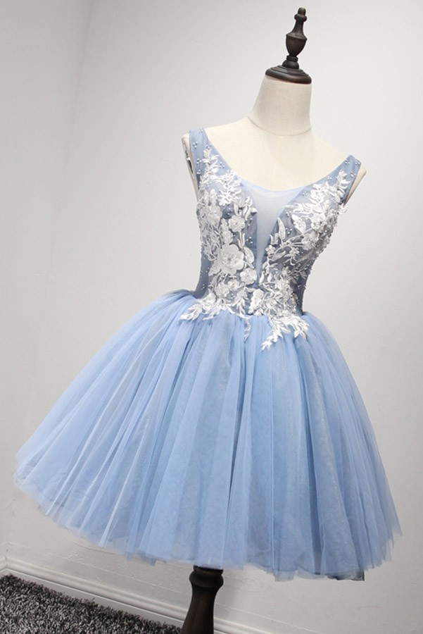 Retro Ball-gown V-neck Short Tulle Homecoming Dress With Appliques Lace ...