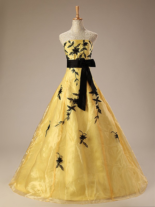 Reeta Fashion Designer Yellow & White Georgette Digital Floral Print Gown  with Dupatta
