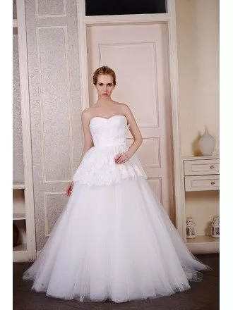 Ball-Gown Sweetheart Sweep Train Tulle Wedding Dress With Appliquer Lace Pleated