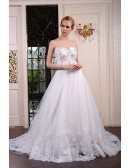 Ball-Gown Sweetheart Chaple Train Tulle Wedding Dress With Beading Appliquer Lace