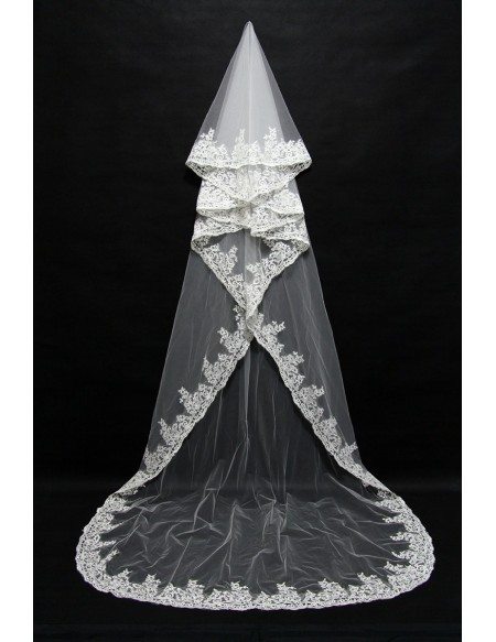 Elegant Long White Tulle Bridal veil with Lace Trim