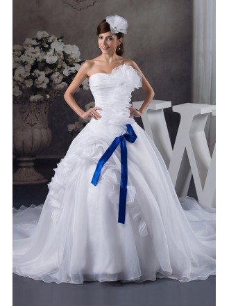 Ball-gown Strapless Cathedral Train Tulle Wedding Dress