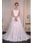 Ball-Gown Scoop Neck Court Train Tulle Wedding Dress With Appliquer Lace