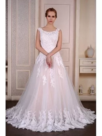 Ball-Gown Scoop Neck Court Train Tulle Wedding Dress With Appliquer Lace