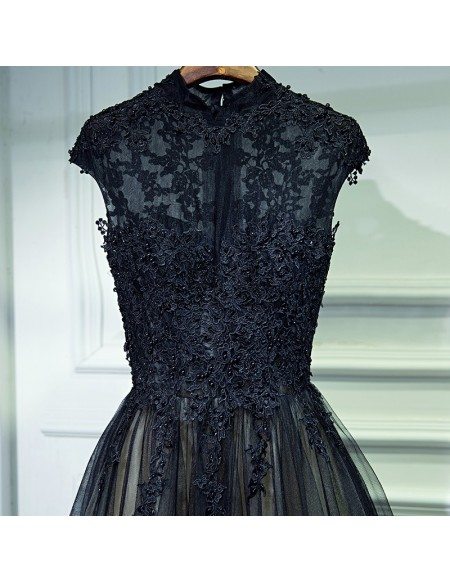 Vintage Chic Long Black Lace Formal Prom Dress With Cap Sleeves