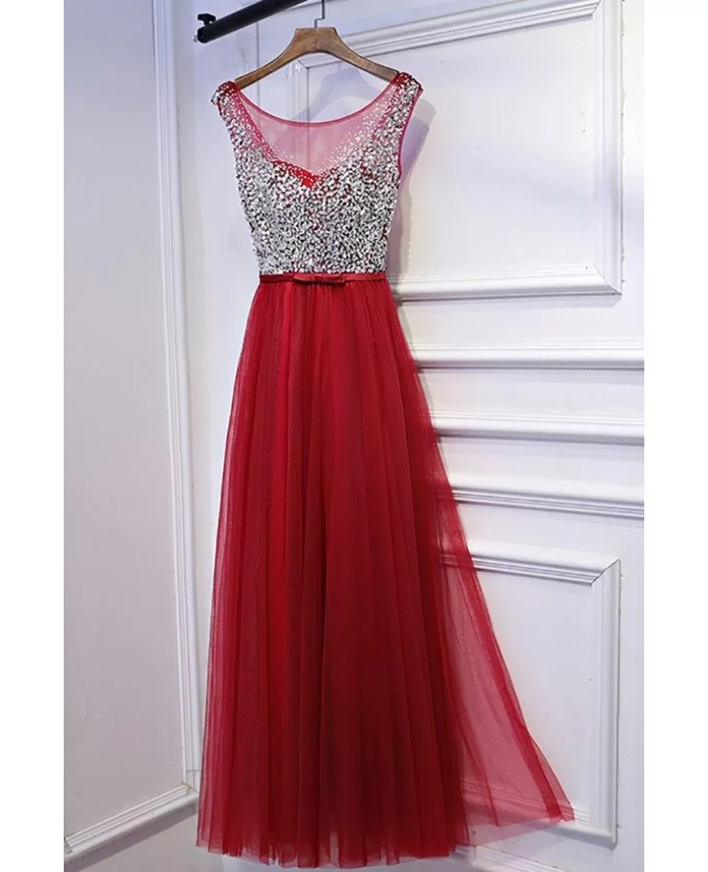 long red sleeveless dress