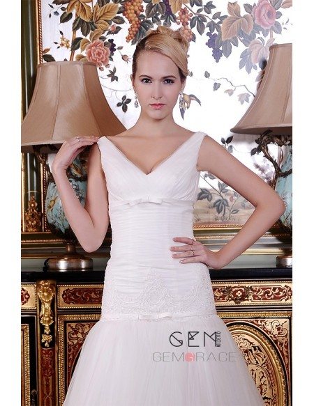 A-Line V-neck Court Train Organza Wedding Dress With Appliquer Lace Pleated Bow