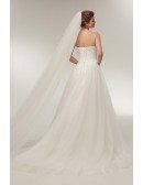 Elegant Long Tulle Feather Beach Wedding Dress Strapless with Train