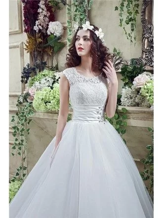 Ball-gown Scoop Short Sleeves Chapel-train Wedding Dress