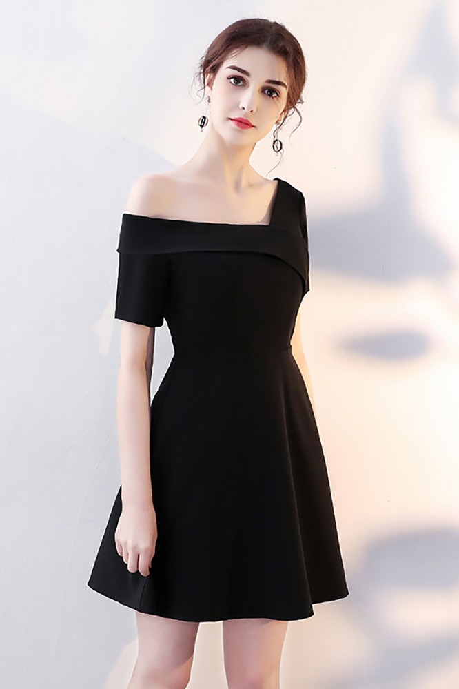 2018 Fashion Black Short Homecoming Dress with Sleeves #HTX86013 ...