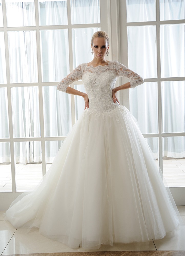 Ball-Gown Scoop Neck Chapel Train Tulle Wedding Dress With Beading ...