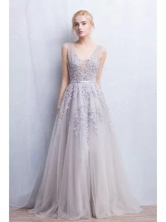 Romantic A-Line V-neck Floor-Length Tulle Wedding Dress With Appliques Lace