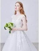 Romantic Ball-Gown Scoop Neck Sweep Train Tulle Wedding Dress With Appliques Lace