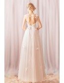 Gorgeous Flowers Long Tulle Beach Wedding Dress With Petals