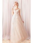 Gorgeous Flowers Long Tulle Beach Wedding Dress With Petals