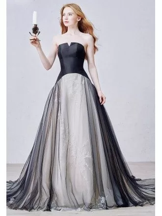 Unique Ball-Gown Strapless Court Train Tulle Wedding Dress With Appliques Lace