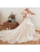 2020 Casual Sleeveless Tulle Lace Wedding Dress With Long Train