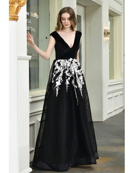Special Long Black And White Tulle Prom Dress Vneck With Appliques