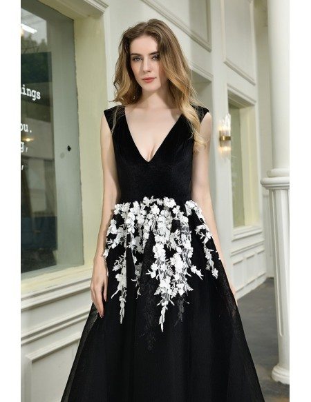 Special Long Black And White Tulle Prom Dress Vneck With Appliques