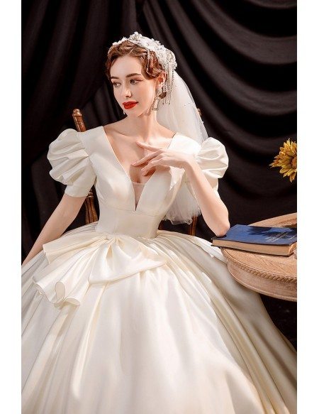 Retro Romantic Big Ballgown Satin Wedding Dress Vneck with Bubble Sleeves
