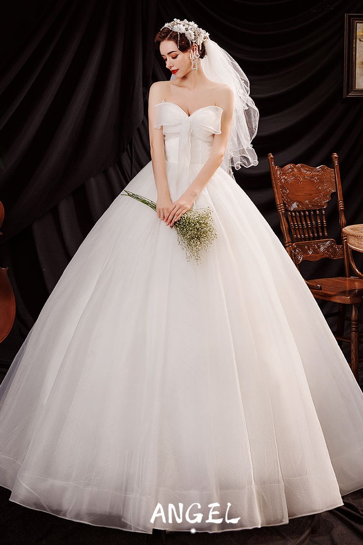 Ball-Gown Tulle Sleeveless Wedding Dress With Bow main image 0