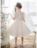 Cute Bubble Sleeved Ballgown Tulle Princess Flower Girl Dress with Sequins