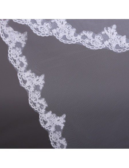 Mid Veil with Scalloped Edges and Lace
