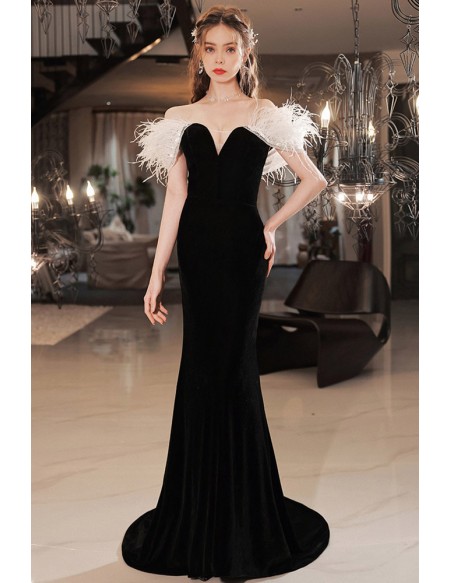 Simple Black Velvet Fitted Mermaid Evening Dress With Feather Off Shoulder