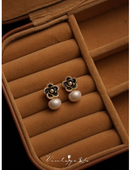 Retro Flower Pearl Earrings
