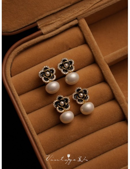 Retro Flower Pearl Earrings