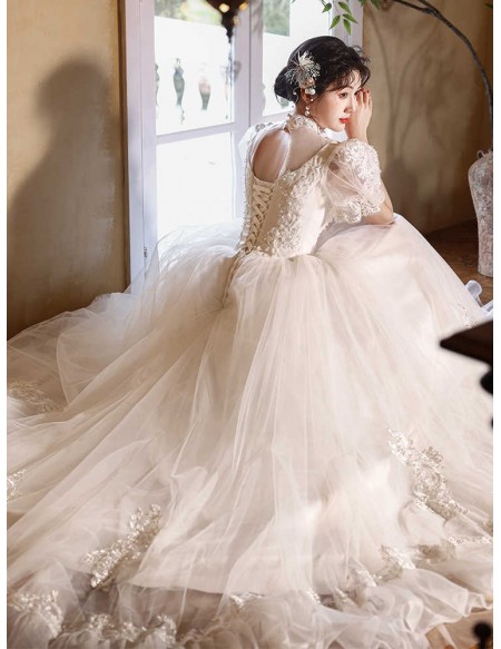 Retro Romantic Ballgown Wedding Dress Puff Sleeves With Lace Appliques