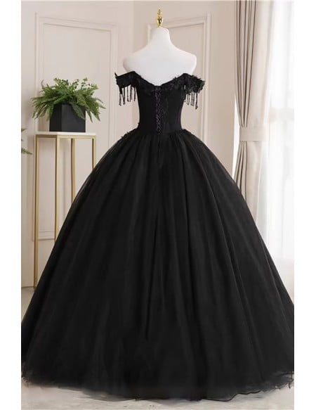 Dramatic Black Bridal Gown - Off-shoulder Sweetheart Wedding Dress With Tassel Sleeves & Corset Back