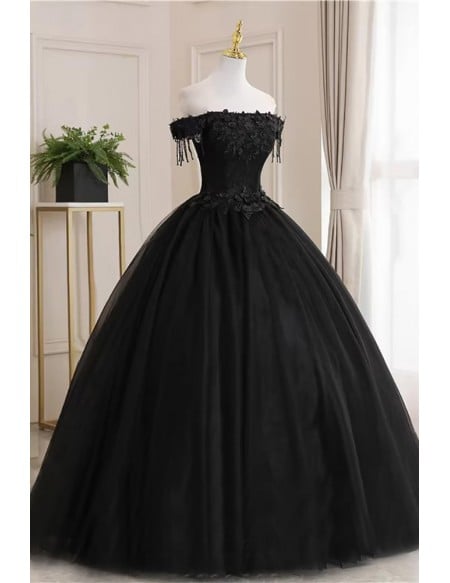 Dramatic Black Bridal Gown - Off-shoulder Sweetheart Wedding Dress With Tassel Sleeves & Corset Back