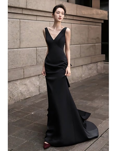 Formal Black Wedding Dress For Women - Modern Mermaid Silhouette With Train & Low Back Bow