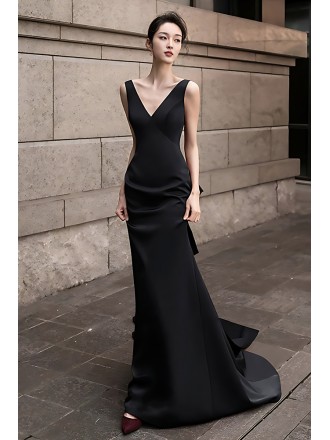Formal Black Wedding Dress For Women - Modern Mermaid Silhouette With Train & Low Back Bow
