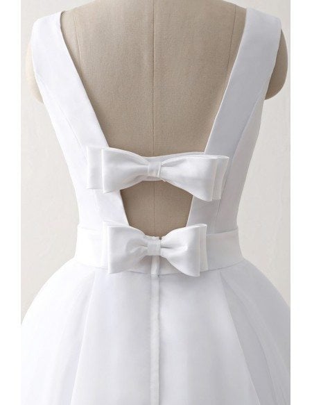 Cheap Knee Length Simple Beach Wedding Dress With Open Bow Back 2018