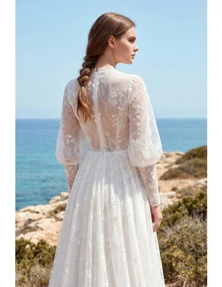Vintage Lace Long-Sleeve Wedding Dress for Romantic Outdoor Beach Ceremonies