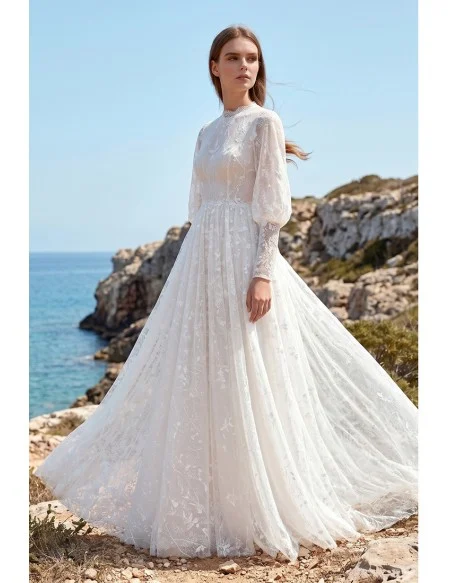 Vintage Lace Long-Sleeve Wedding Dress for Romantic Outdoor Beach Ceremonies