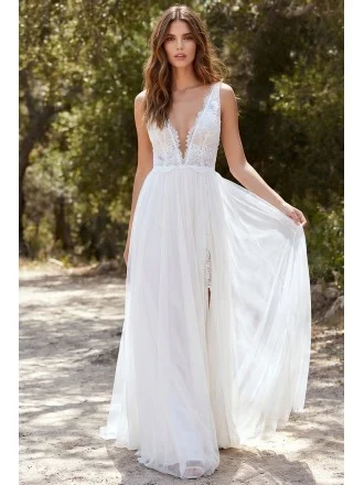 Boho Lace Deep-V Wedding Dress with Flowing Tulle Skirt for Outdoor Ceremonies