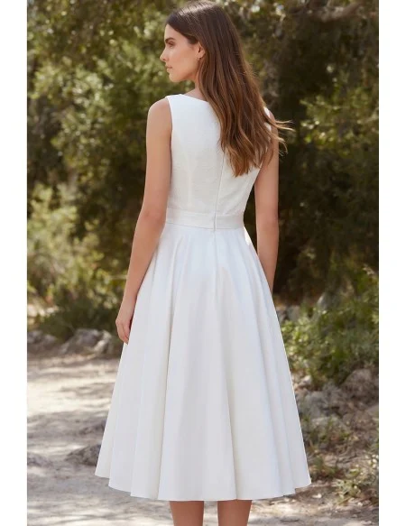 Elegant Tea-Length Wedding Dress with Bateau Neckline for Courthouse or Garden Ceremonies
