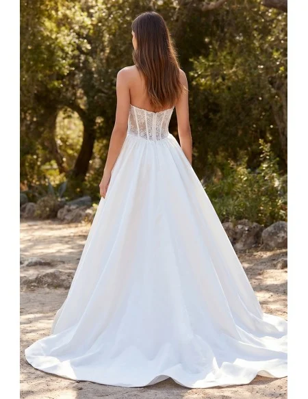 Romantic Corset Lace A-Line Wedding Dress for Outdoor Garden Ceremonies