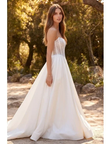 Romantic Corset Lace A-Line Wedding Dress for Outdoor Garden Ceremonies