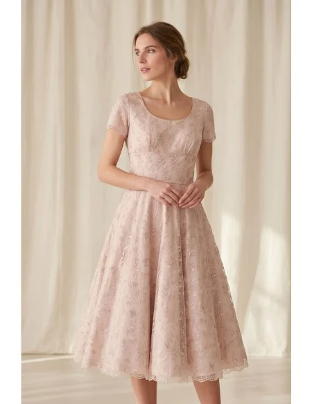 Vintage Lace Tea-Length Wedding Dress with Short Sleeves for Courthouse Ceremonies